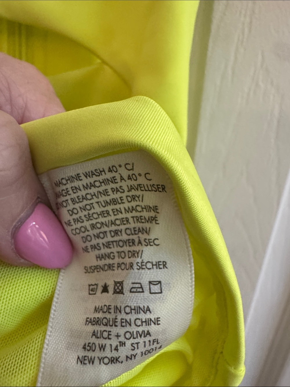 ALICE AND OLIVIA Floria Cutout Crop Tank Neon Keylime Athletic Workout Top Small - Picture 8 of 8